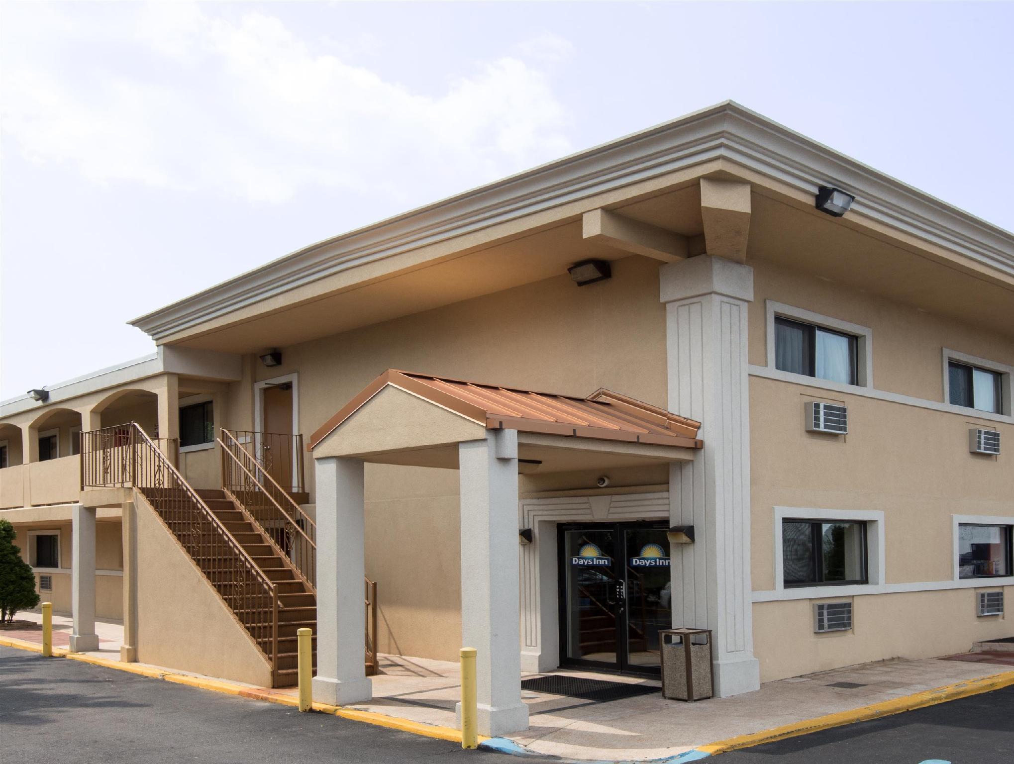 Red Roof Inn Copiague Екстер'єр фото