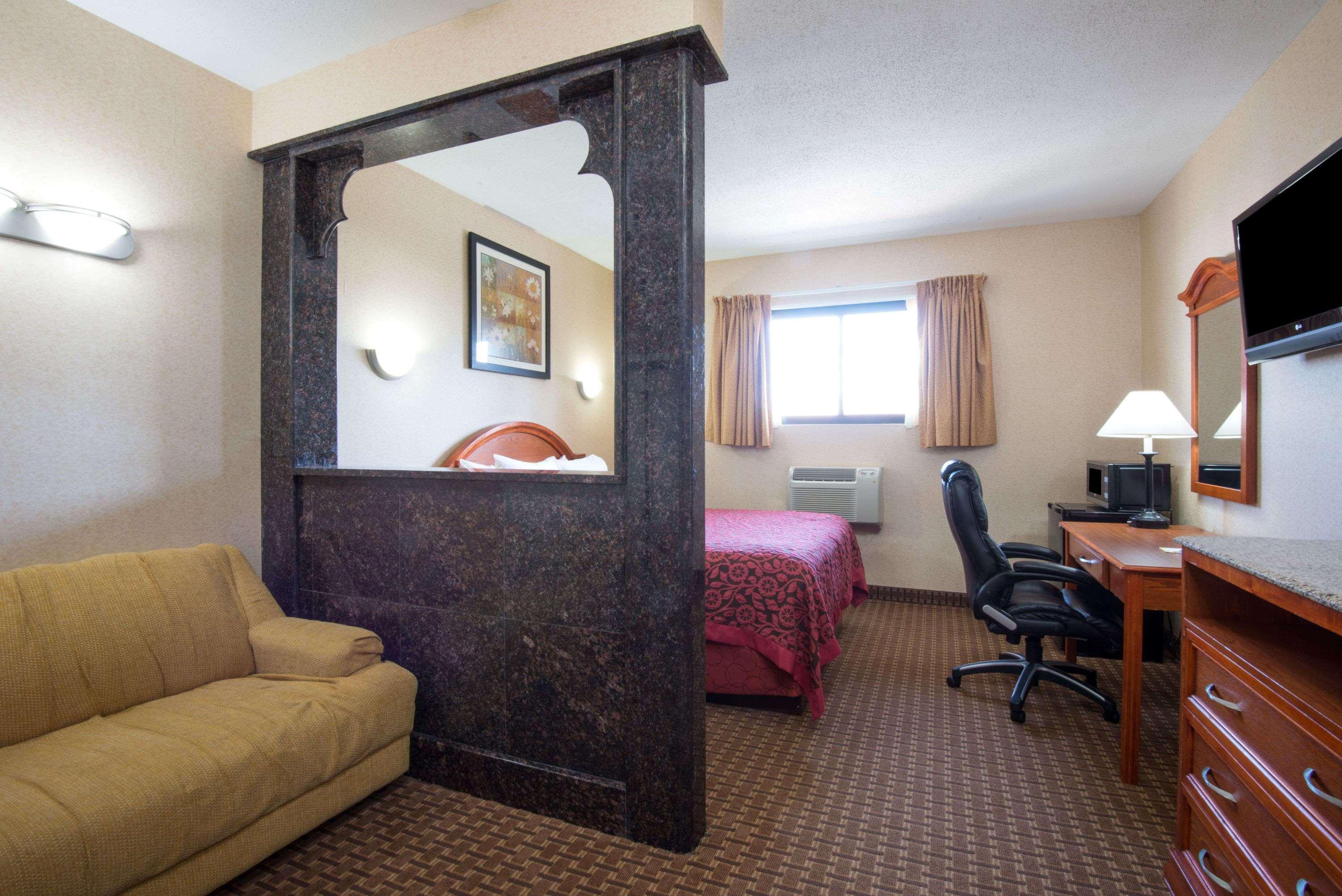 Red Roof Inn Copiague Екстер'єр фото