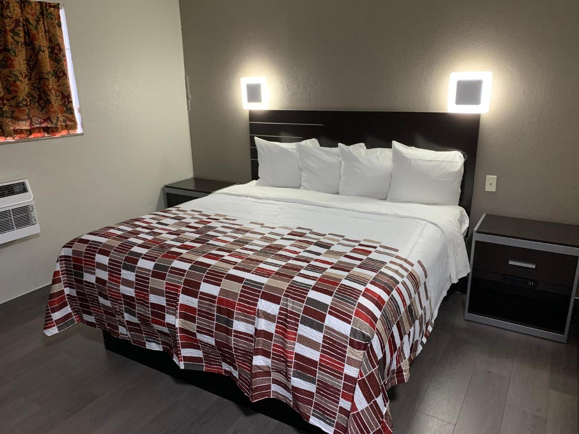 Red Roof Inn Copiague Екстер'єр фото